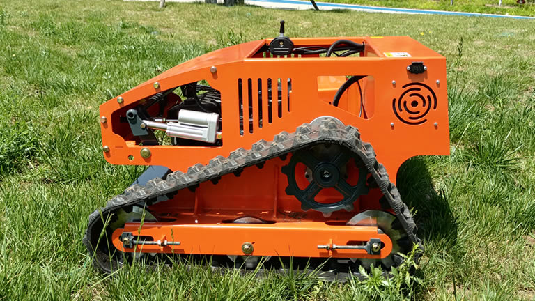 बिक्री के लिए चीन निर्मित रोबोटिक ब्रश घास काटने की मशीन, पटरियों के साथ चीनी रिमोट कंट्रोल लॉन घास काटने की मशीन