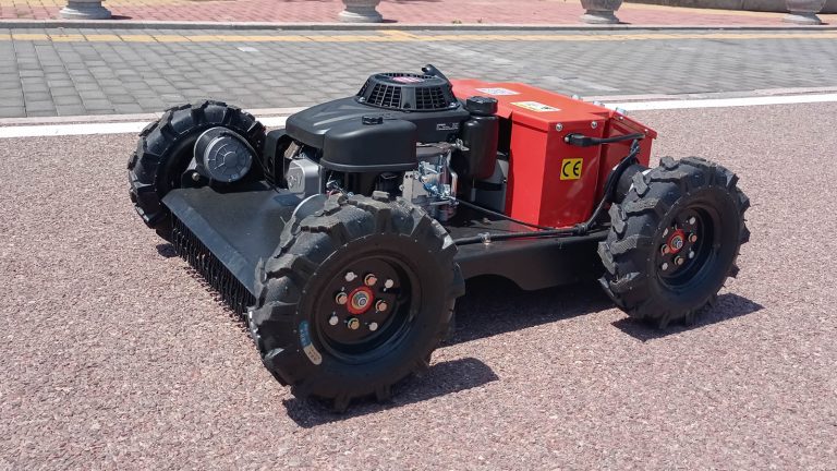 農業用ロボット ガソリン 走行速度 6km/h 遠隔操作式芝刈り機