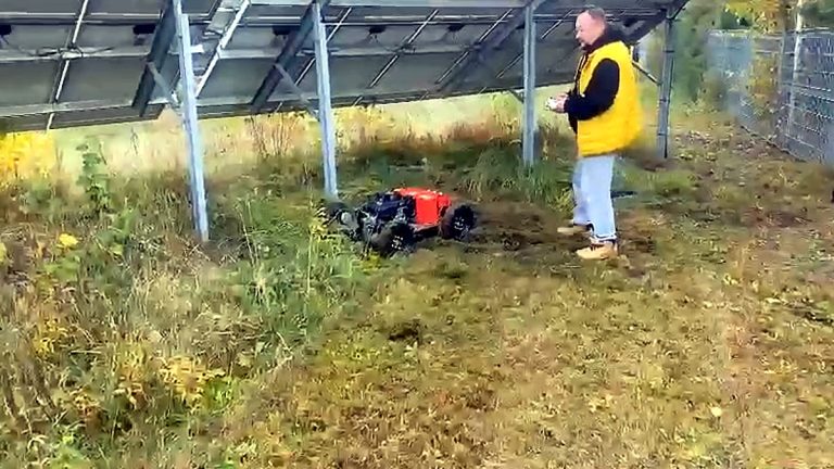 Remote Mower zorgt voor een revolutie in het grasonderhoud in zonne-energiecentrales
