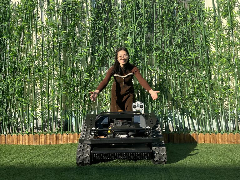 CE EPA approved gasoline engine time-saving and labor-saving remote controlled brush mower shipping to USA