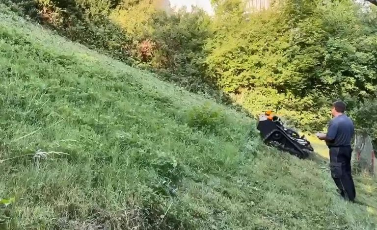 German Customer Operates VTLM800 slope mower on a 45° Slope