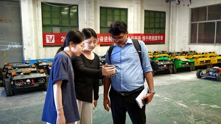 Indian Client Visits Vigorun Tech for Strategic Talks on Remote Control Mower Market Development